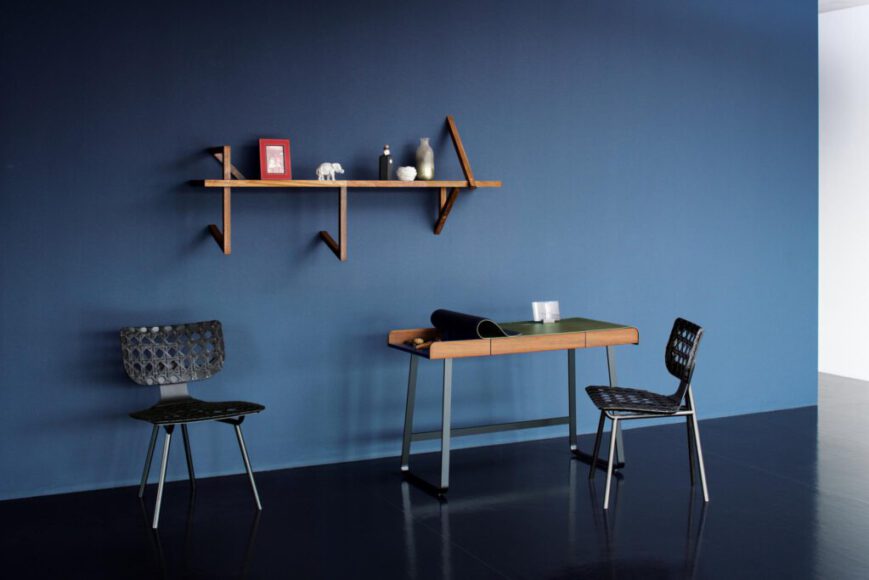 ClassiCon-aerias-chair-taidgh-shelf-d-pegasus-home-desk-2-photo-hassos